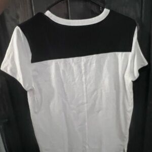 White and black old navy shirt